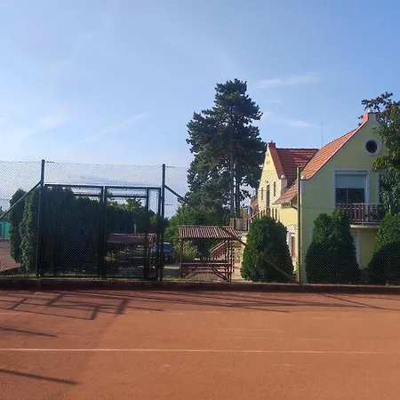 Gasthof Teniszklub Es Vendeghaz