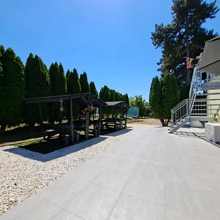 Teniszklub és Balatonakali