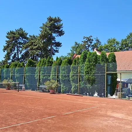 Teniszklub Es Vendeghaz Gasthof